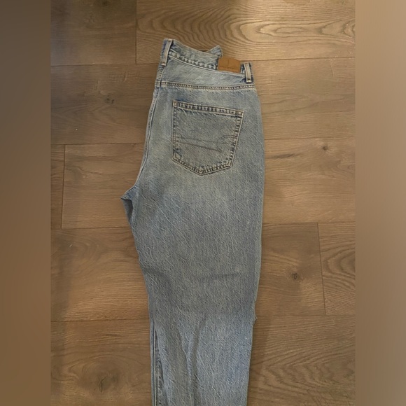 American eagle ripped mom jeans - Picture 2 of 3